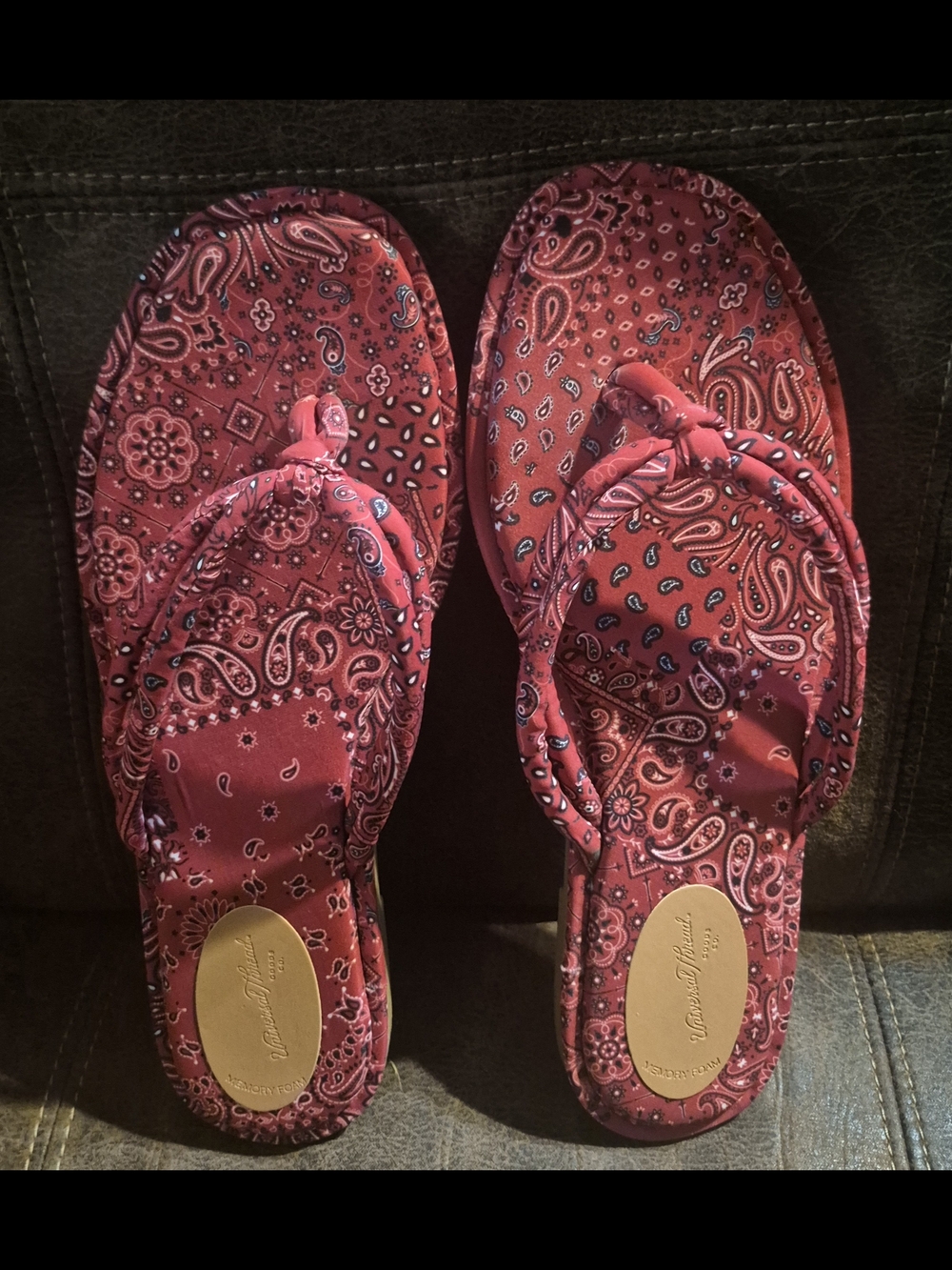 Universal Thread Red Paisley Flip-Flop Sandals